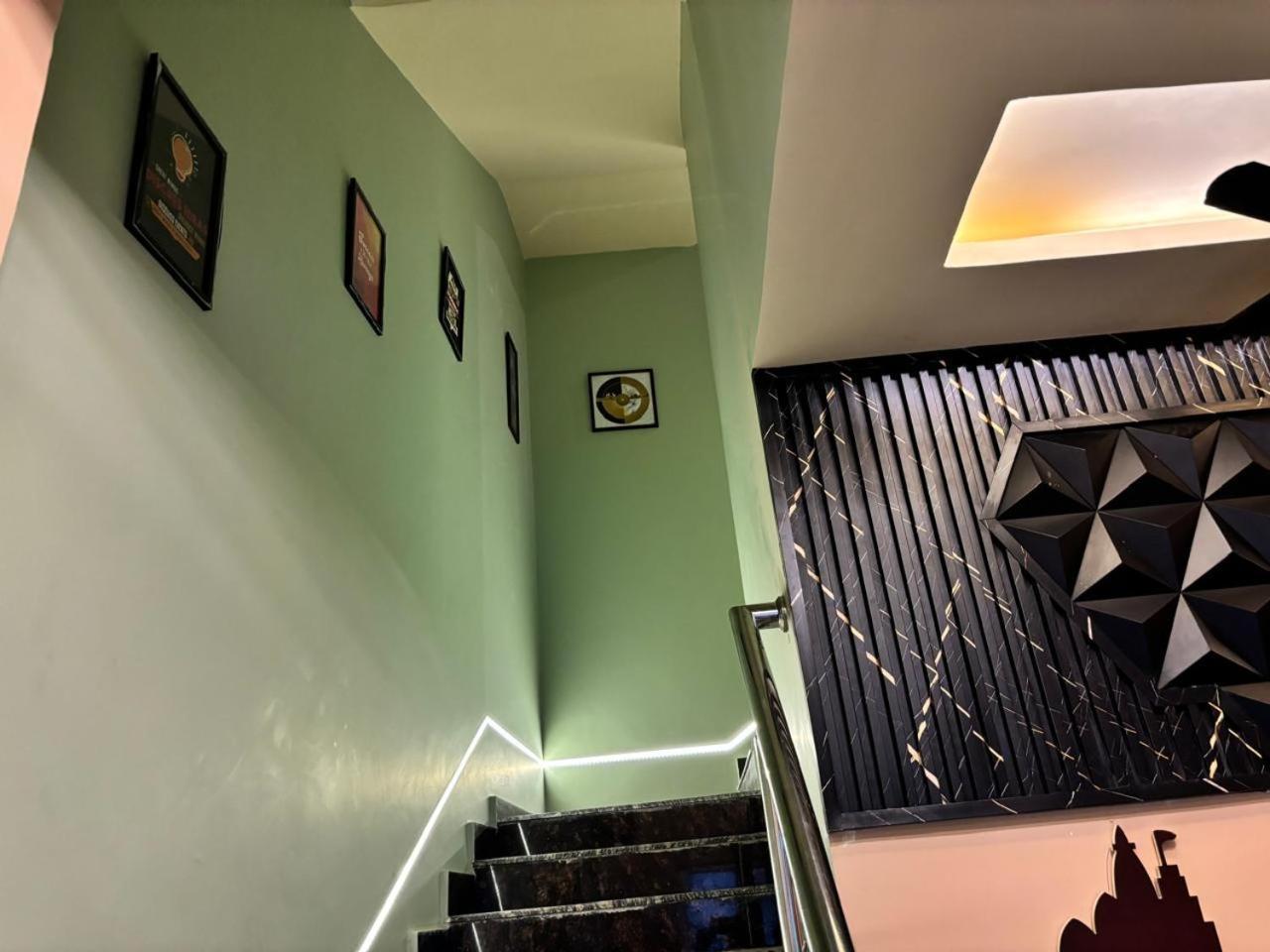Holy City Inn Varanasi Dış mekan fotoğraf
