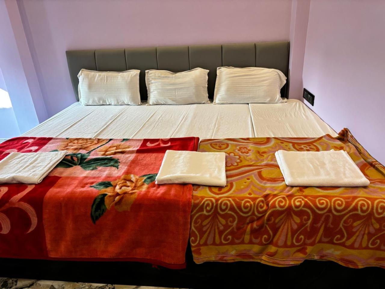 Holy City Inn Varanasi Dış mekan fotoğraf